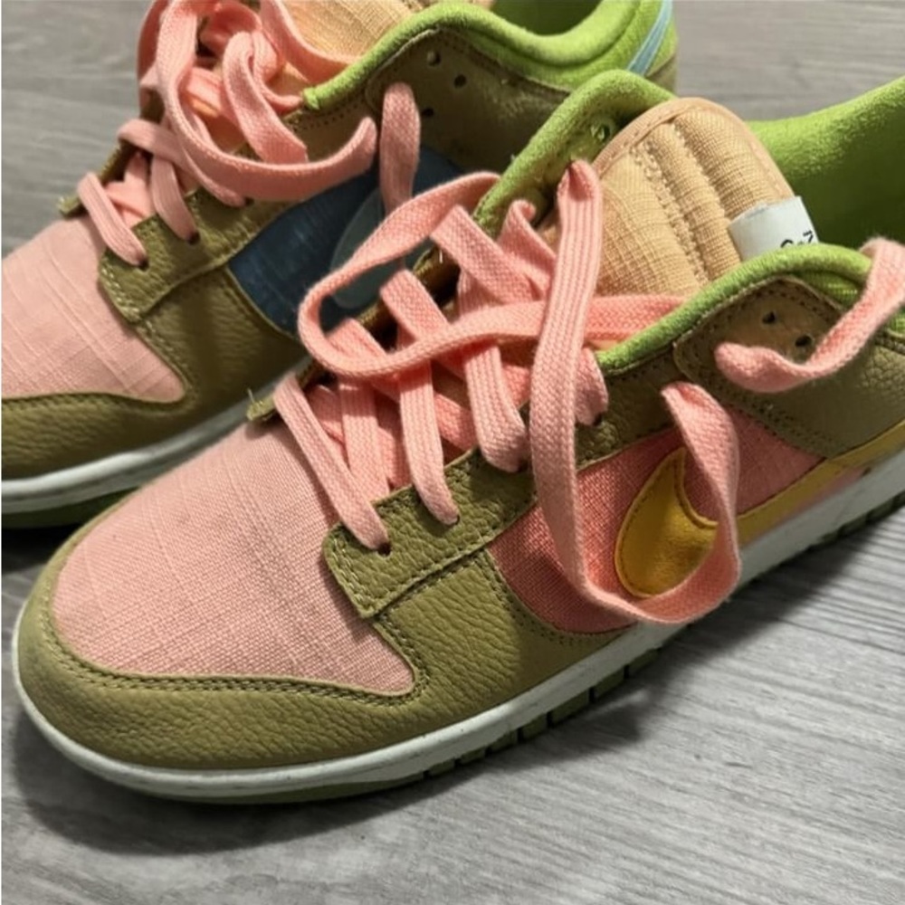 Nike Sun Club Dunks